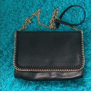 Chain crossbody
